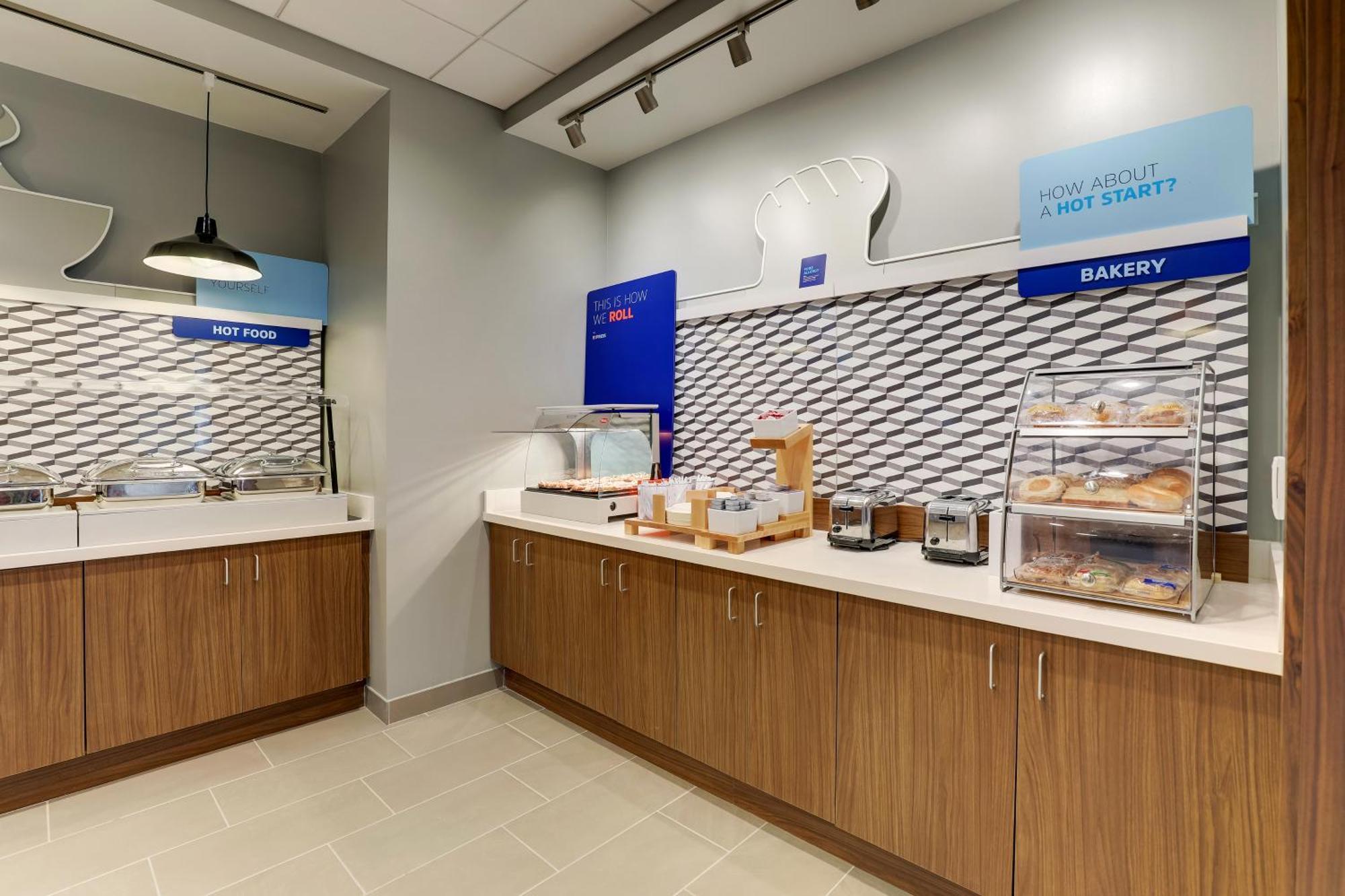 Holiday Inn Express Holly Springs - Raleigh Area By Ihg Extérieur photo